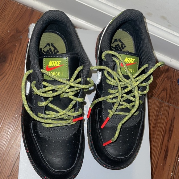 Black, Green, Metallic silver Nike logo Force 1 - Picture 3 of 4